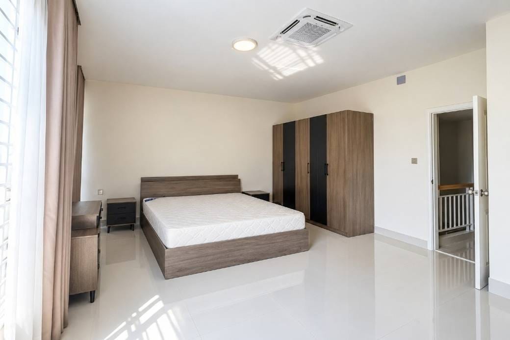 Twin Villa For Rent in Veal Sbov, Chbar Ampov, Phnom Penh