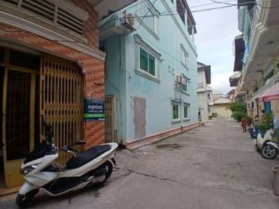 $80,000 Flat House