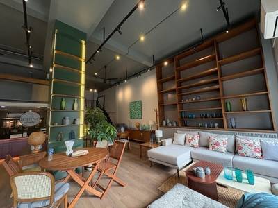 1 Bedrooms CommercialShophouse K pronájmu for $2,200