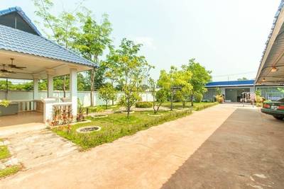 800 sqm Land Size House and lot K pronájmu