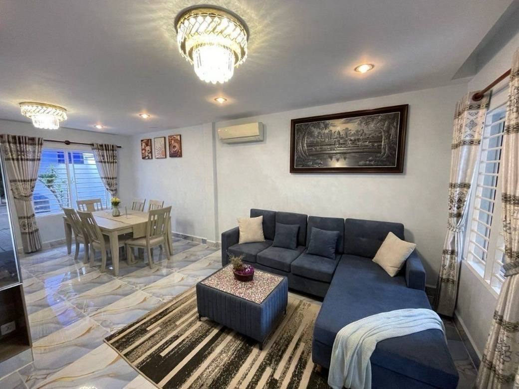 Maison en rangée For Sale & Rent à Nirouth, Chbar Ampov, Phnom Penh
