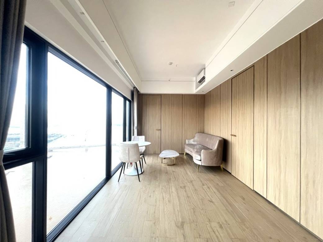 Vue Aston | Zařízeno Condo Na prodej