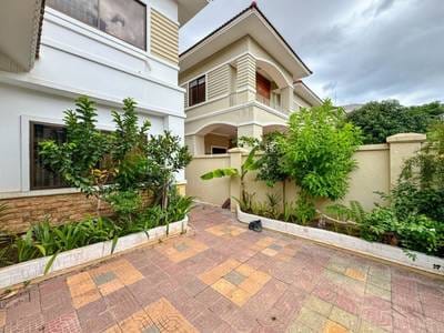250 sqm Living Size Villa For Rent in Chroy Changvar