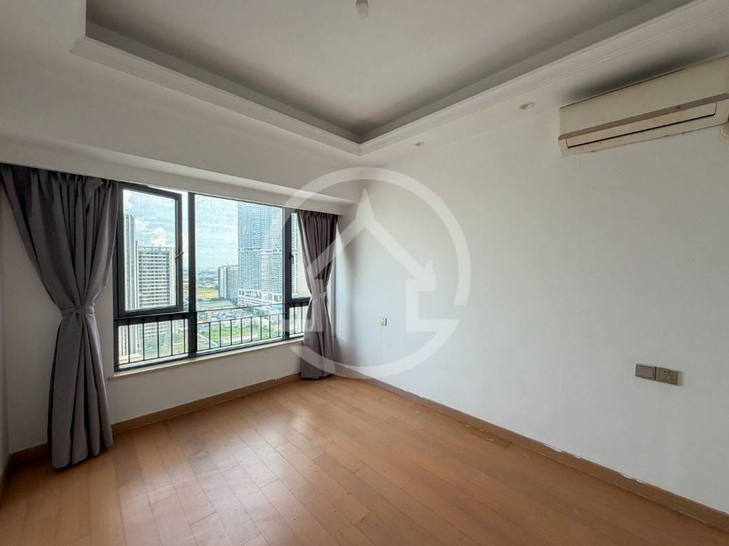 R&F CITY | Zařízeno Condo For Sale & Rent