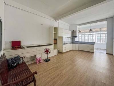 150 sqm Living Size Flat House Na prodej in Daun Penh