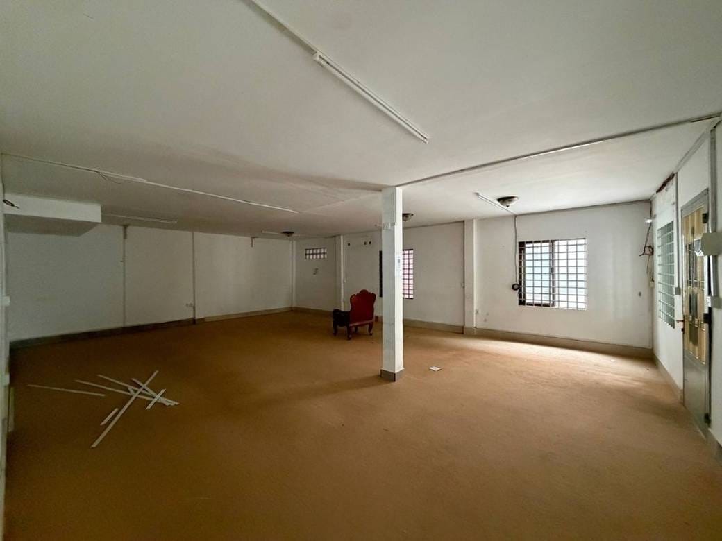 468 sqm Land Size Villa For Rent
