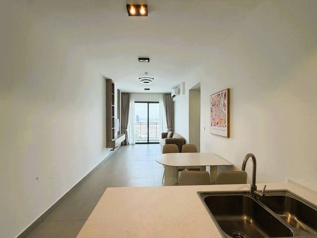 Urban Village Phase 2 | $900 Condo