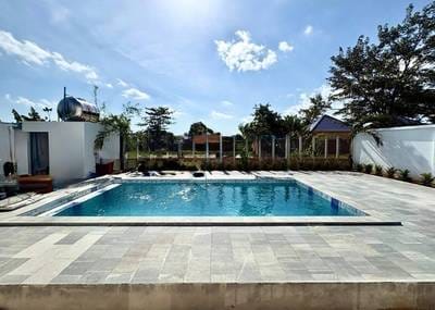 $1,500 Villa