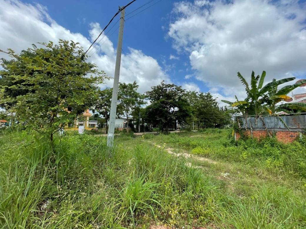 Sala Kamraeuk Lot For Sale in Sala Kamraeuk