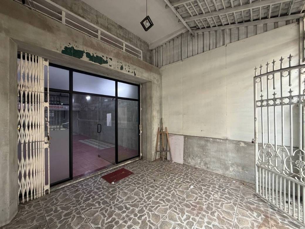 $1,000 Shophouse