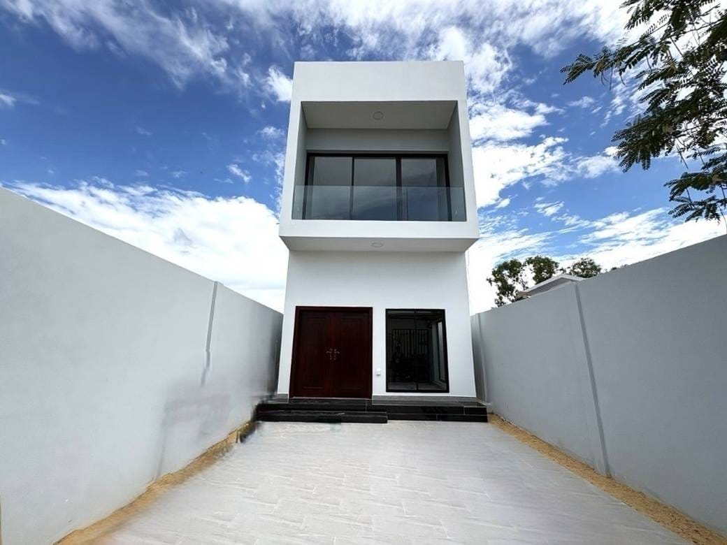 $135,000 Vila