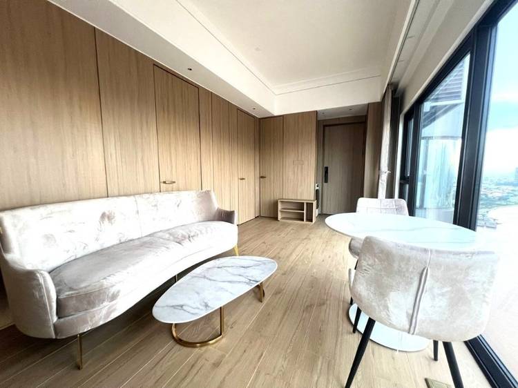 2BR Bedroom River Front View (Corner Unit) For Sale 