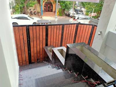 132 sqm Land Size Budova K pronájmu