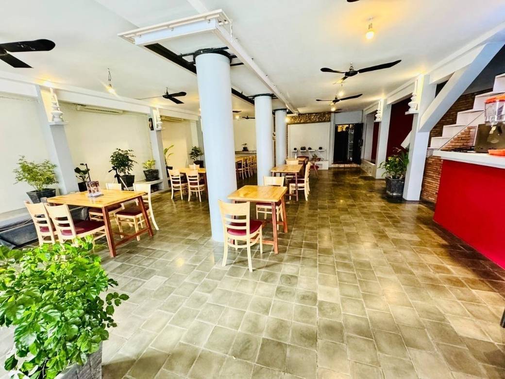 160 sqm Living Size Shophouse Na prodej in Siem Reap