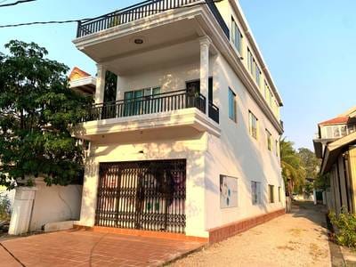 $800 CommercialShophouse