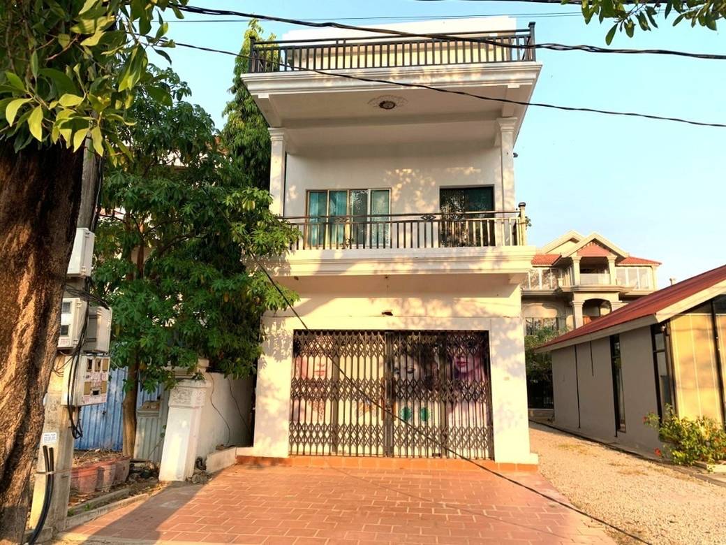 100 sqm Land Size CommercialShophouse K pronájmu