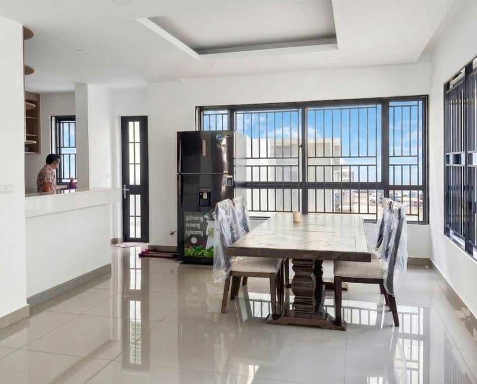 288 sqm Living Size Vila Na prodej in Russey Keo