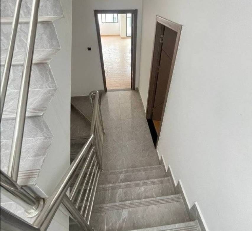 175 sqm Living Size Shophouse Na prodej in Sen Sok