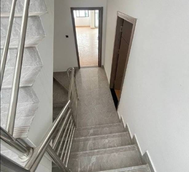 175 sqm Living Size Shophouse Na prodej in Sen Sok