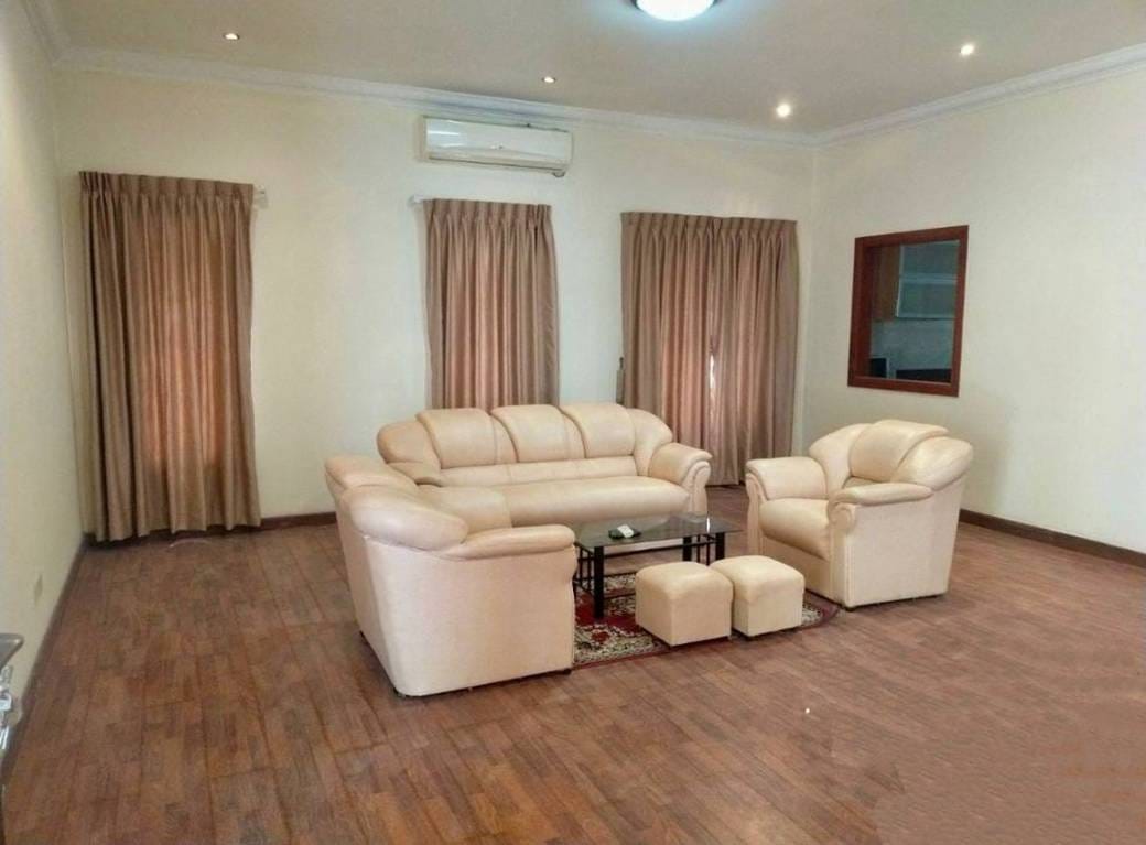 $1,600 Villa