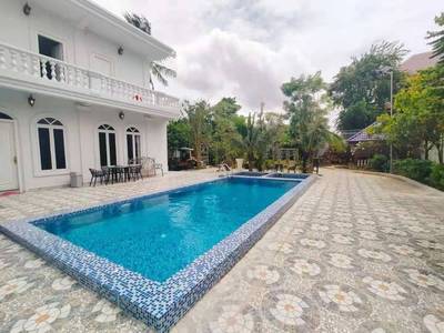 $2,660,000 Vila