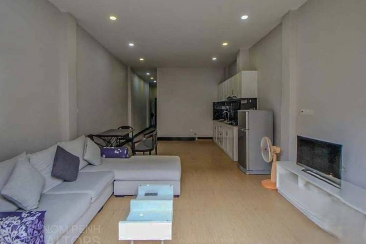 Flat For Rent in Phsar Chas, Daun Penh, Phnom Penh