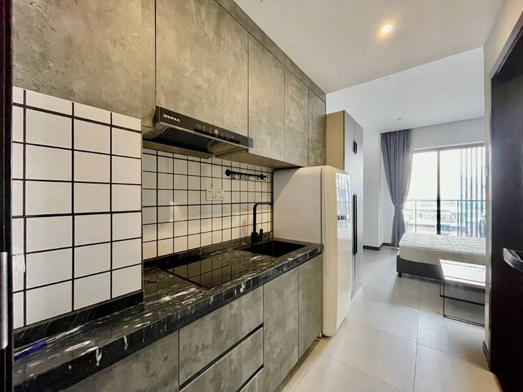 $350 Condo
