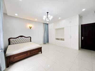 $4,000 Vila