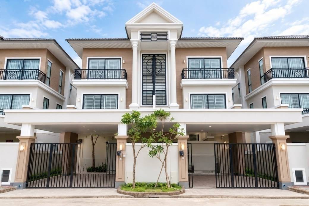 Twin Villa For Rent in Veal Sbov, Chbar Ampov, Phnom Penh