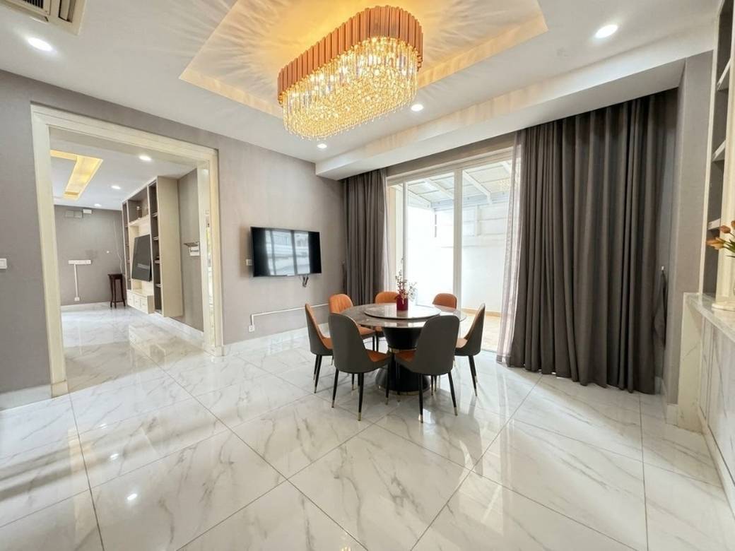 Borey Peng Huoth: The Star Platinum Roseville | Villa À louer avec 5 place de parking
