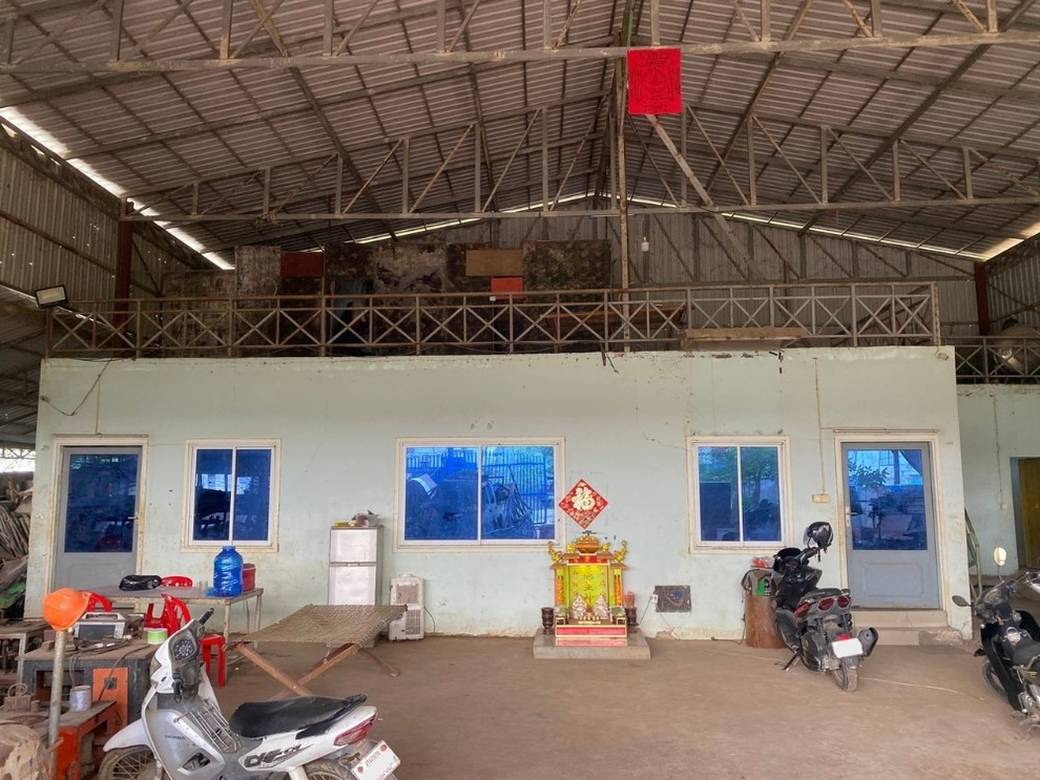 ឃ្លាំង តម្លៃ $73,000