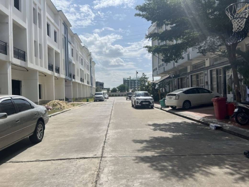 Maison en rangée À vendre de 210 m² habitables à Meanchey