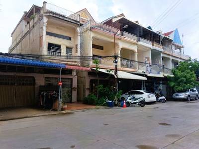 87 sqm Land Size Link House For Sale