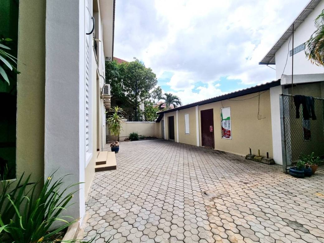 600 sqm Land Size Vila K pronájmu