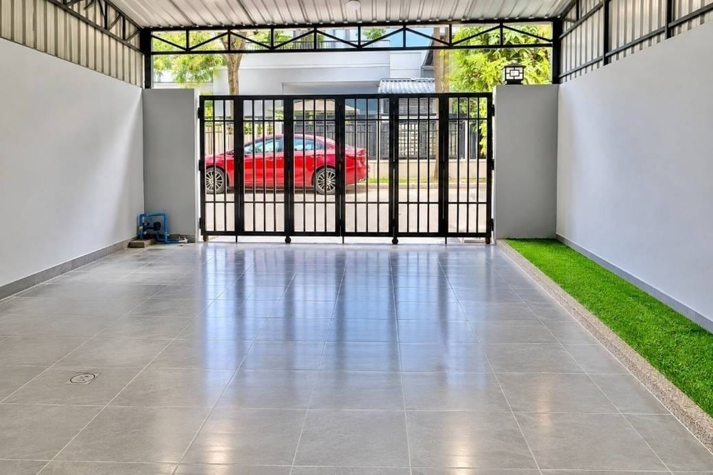 115 sqm Land Size Řadový dům For Sale & Rent