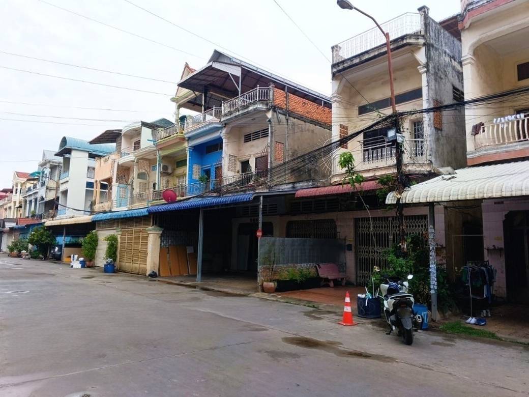 189 sqm Living Size Link House For Sale in Meanchey