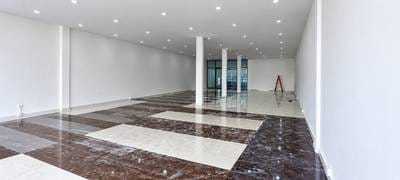 Building For Rent with 20 Parking Space