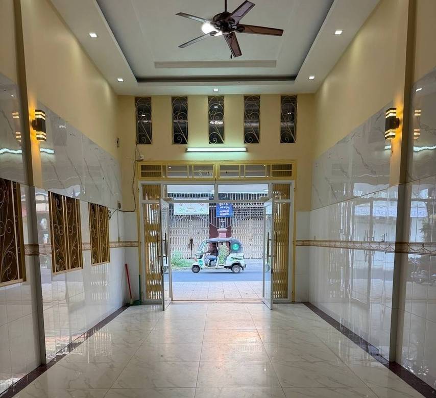 Ground Floor House for Rent in Daun Penh - Phnom Penh