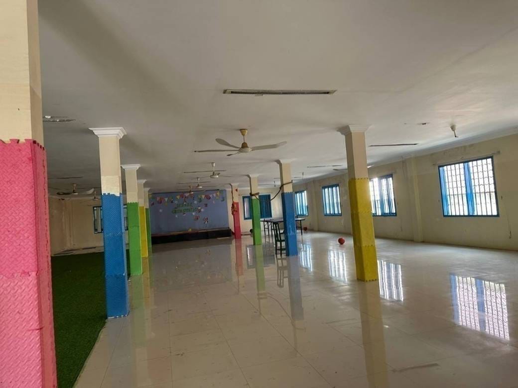 Bâtiment À louer à Chbar Ampov $8,000