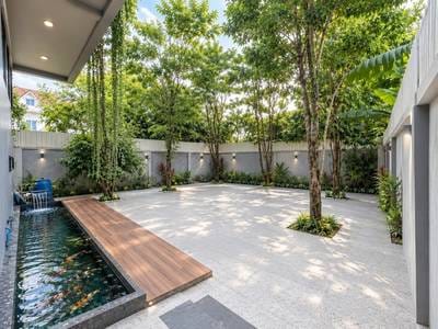 ตึกแถว ราคา $1,350,000