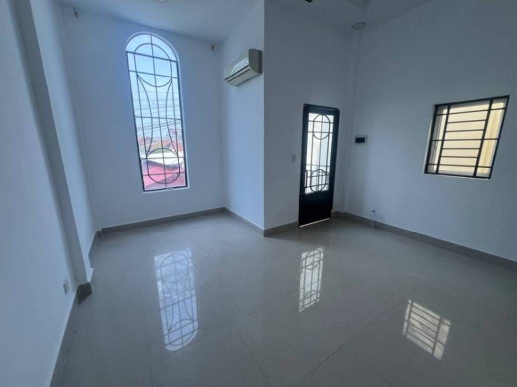 Dom szeregowy Na sprzedaż o powierzchni mieszkalnej 86 m² w Por Sen Chey
