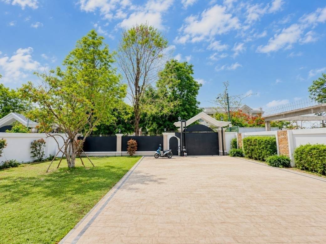 Borey Peng Huoth: The Star Platinum Roseville | $7,000 Villa