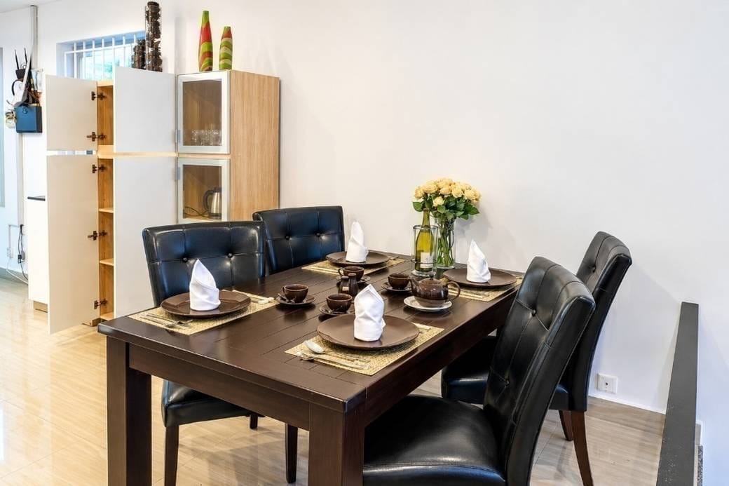 Zařízeno Řadový dům For Sale & Rent