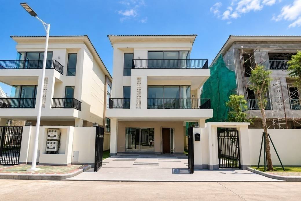 Willa For Sale & Rent w Veal Sbov, Chbar Ampov, Phnom Penh