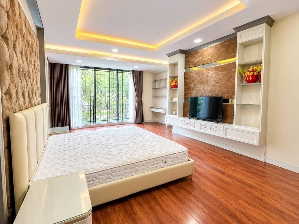 Villa For Sale & Rent in Nirouth, Chbar Ampov, Phnom Penh