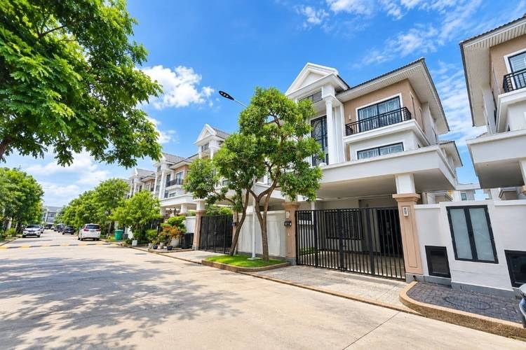 Twin Villa For Sale in Veal Sbov, Chbar Ampov, Phnom Penh