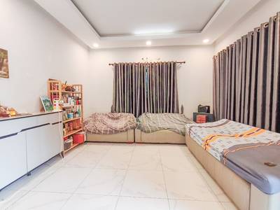 154 sqm Living Size House and lot K pronájmu in Prasat Bakong