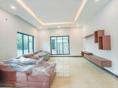154 sqm Living Size House and lot K pronájmu in Prasat Bakong