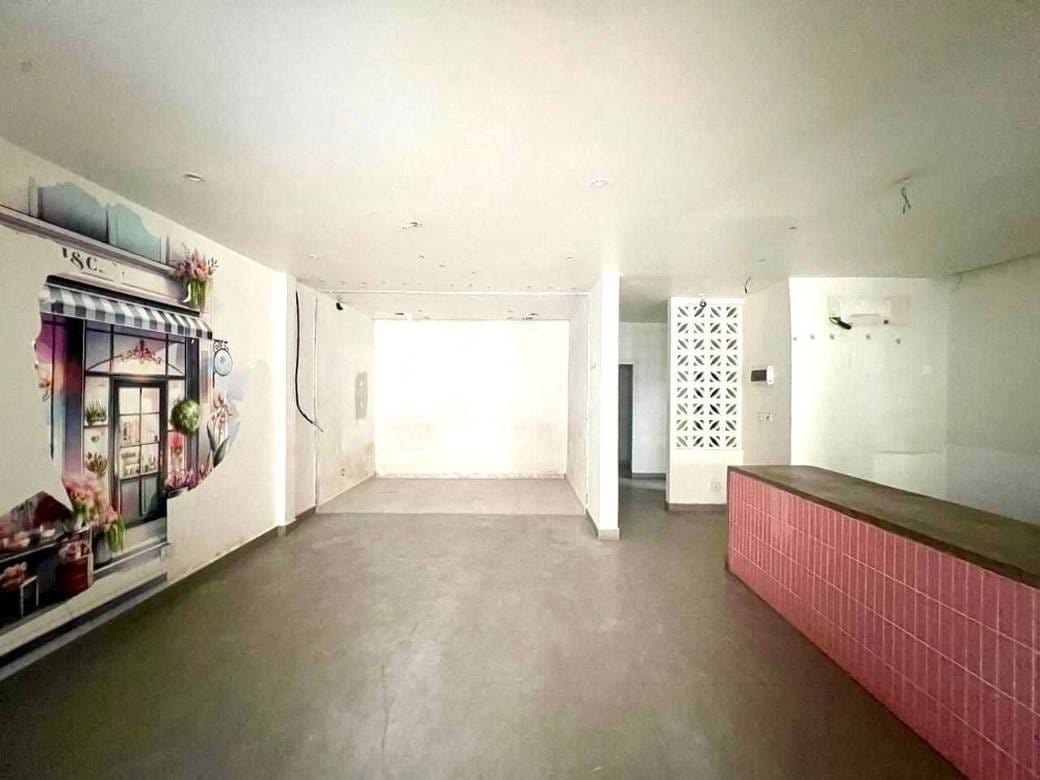 Shophouse For Rent in BKK 1, Boeng Keng Kang, Phnom Penh