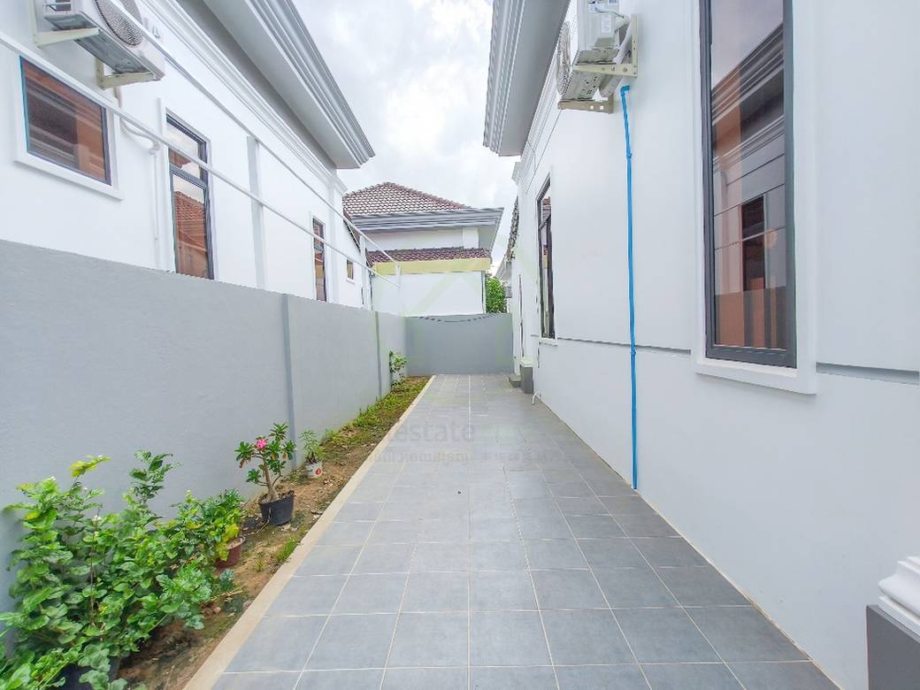 Vila K pronájmu with 1 Parking Space
